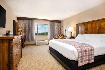 Lodge of the Ozarks | King Room